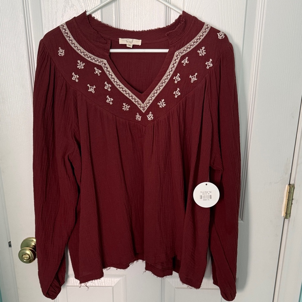 EaselBurgundy Embroidered Blouse size M
